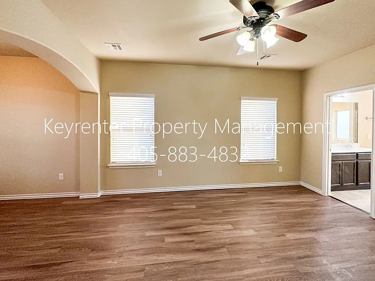 2409 Rosa Cir — Photo 8