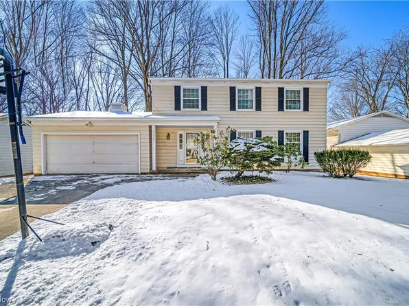 33380 Coachman Ln, Solon, OH 44139