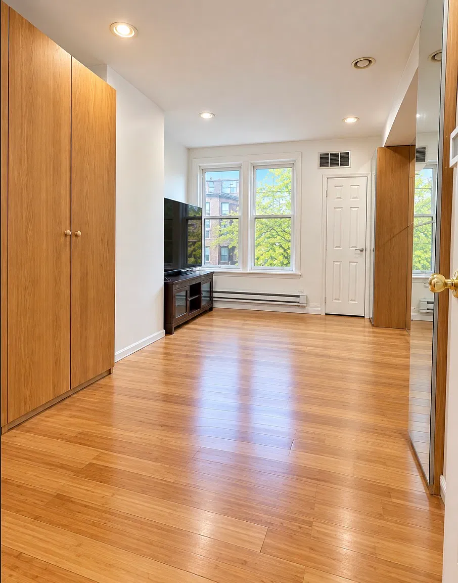 1 bed, 750 sqft, $2,200 — Photo 2