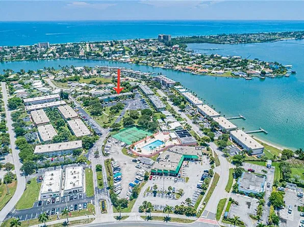 1200 COLONNADES Drive #207, Fort Pierce, FL 34949