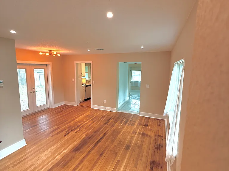 238 N Main St — Photo 17