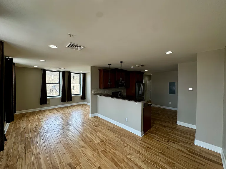 11 W Market St #404 — Photo 3