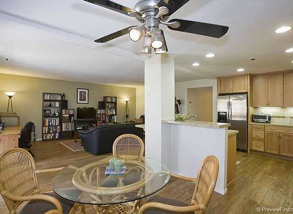 4th image of 2939 Laurel St Unit 103