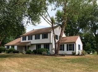 319 Pine Run Rd, Doylestown, PA 18901