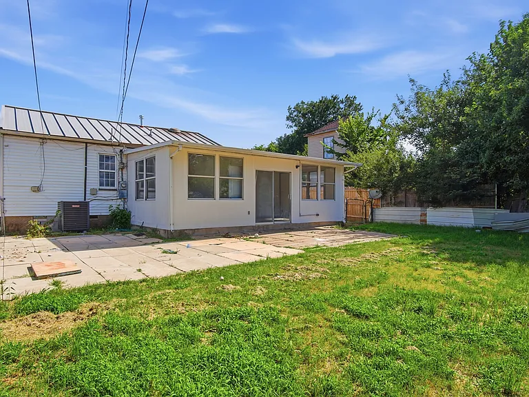 549 E Ercoupe Dr — Photo 28