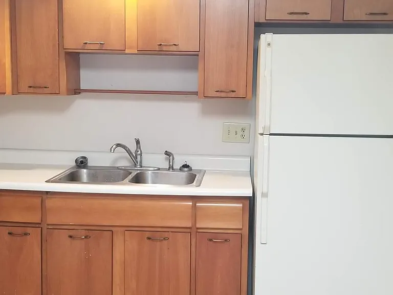 312 E Main St — Photo 12