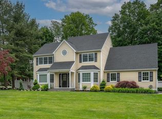 1 Robbie Rd, Cortlandt Manor, NY 10567