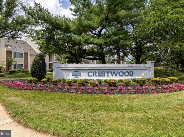 286 Juanita Ct, Levittown, PA 19057