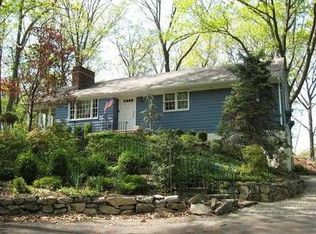 93 Rock Rd E, Green Brook, NJ 08812