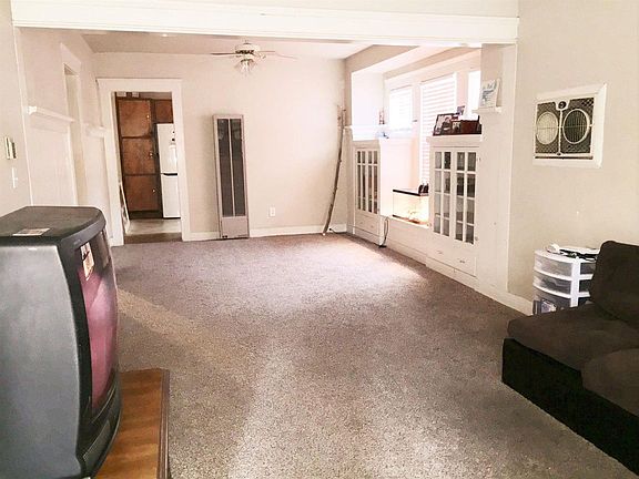 4th image of 418 Pine St