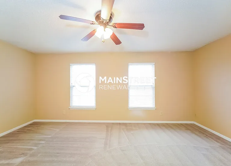 10806 Woods Dr — Photo 14