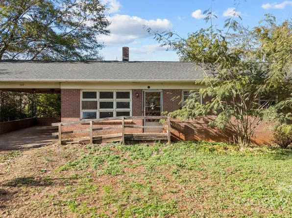 309 Pete Brittain Rd, Morganton, NC 28655