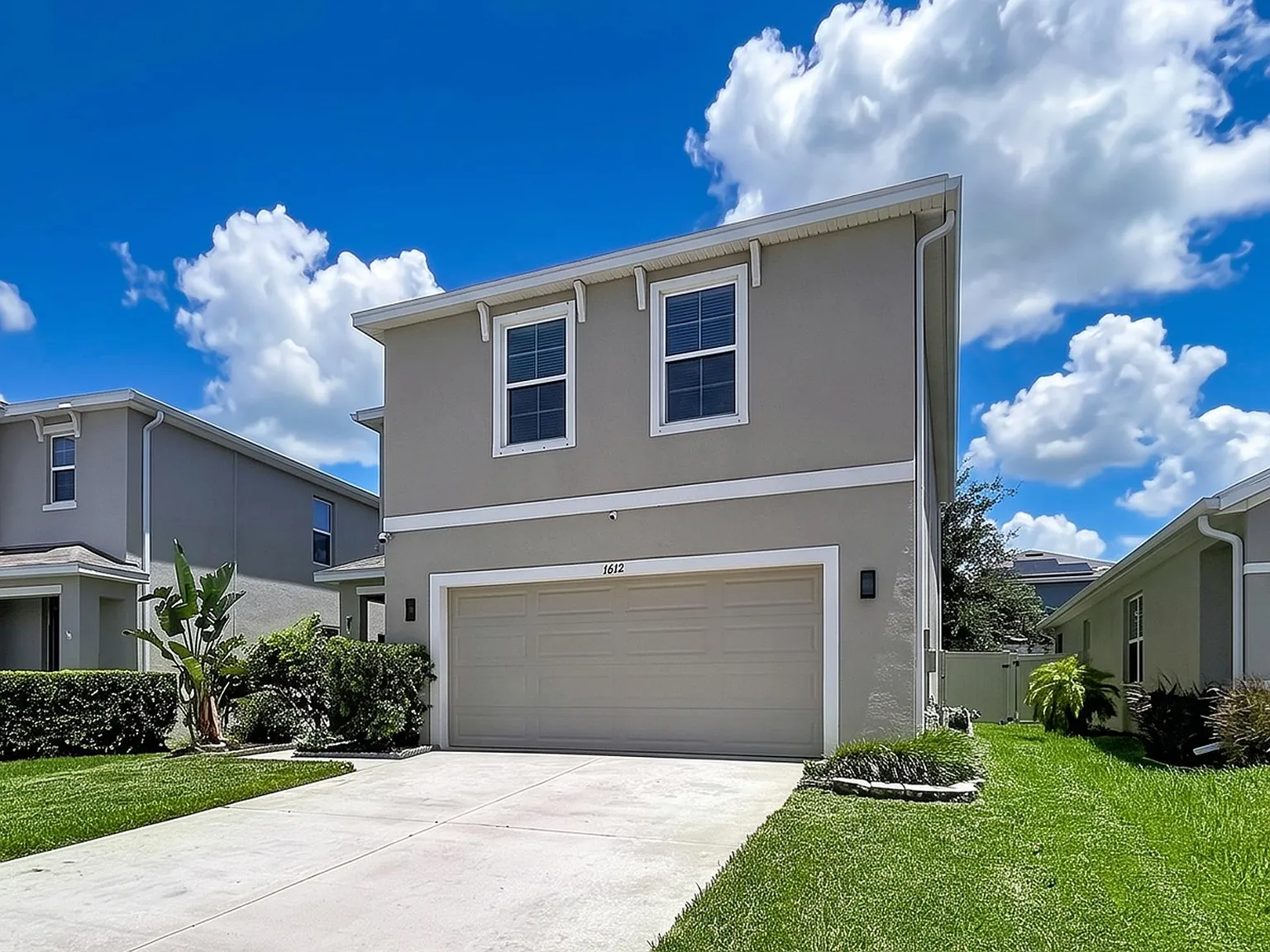 4 bed, 2.5 bath, 2260 sqft, $2,950 — Photo 2