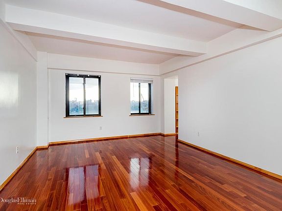 5th image of 330 Wythe Ave APT 6E