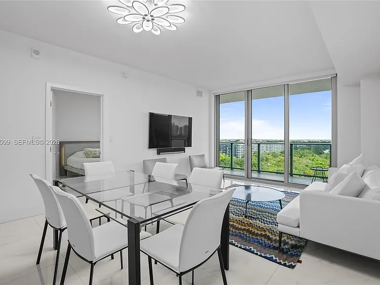 16385 NE Biscayne Blvd #1402 — Photo 1