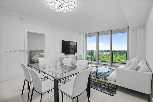 16385 NE Biscayne Blvd #1402 Photo 1