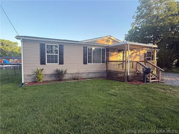 215 Miller Avenue, Sellersburg, IN 47172