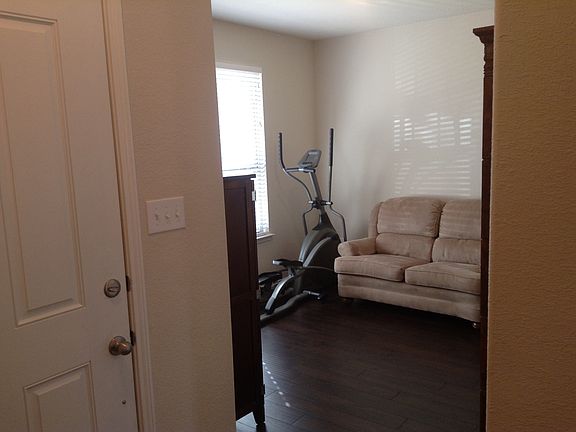 4th image of 1721 Wildflower Ln