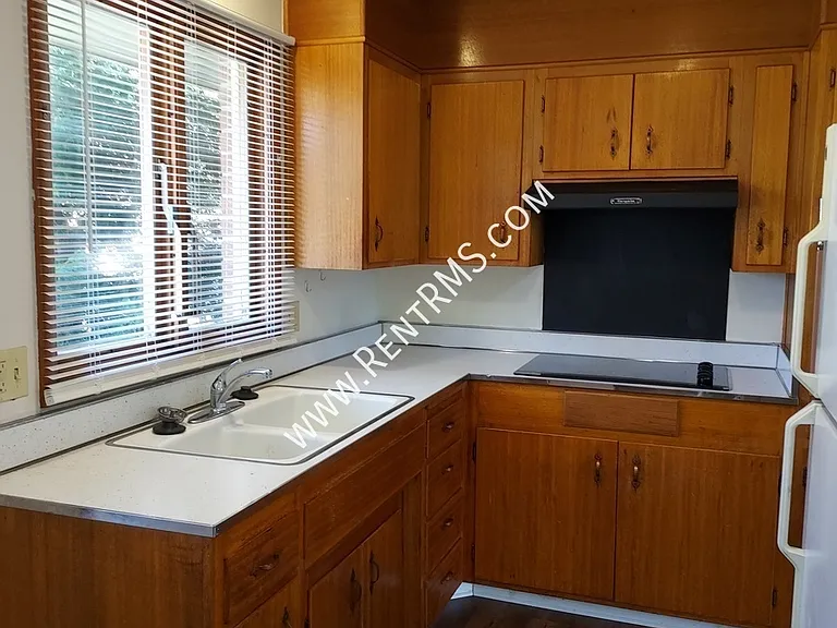 2310 SW Fairlawn Rd — Photo 9