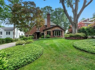 74 Knickerbocker Rd, Manhasset, NY 11030