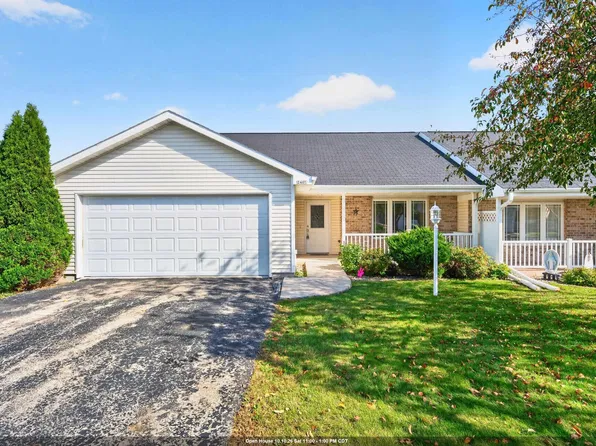 246 Wyldewood Dr Unit E, Oshkosh, WI 54904