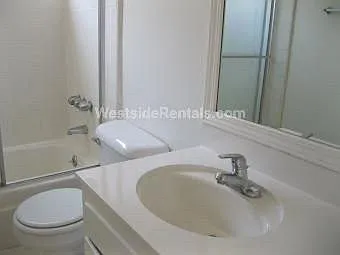 1333 N Fuller Ave — Photo 4