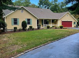 201 Angell Rd, Lincoln, RI 02865