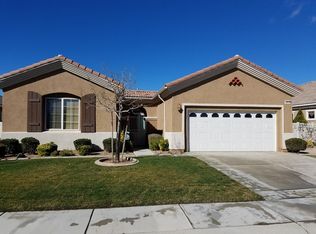 10574 Nobleton Rd, Apple Valley, CA 92308