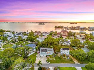 201 Lagoon Dr, Palm Harbor, FL 34683