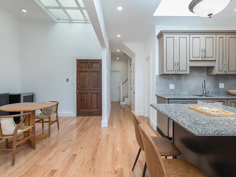 31 Bay State Rd #4 — Photo 10