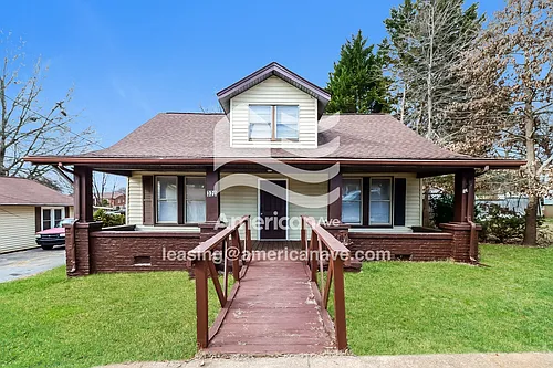320 S Cline Ave Photo 1