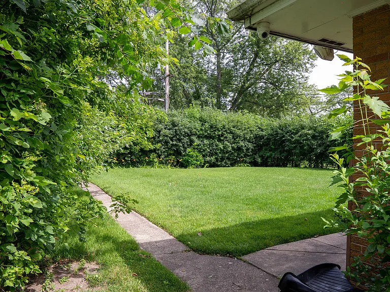 9733 Karlov Ave — Photo 36