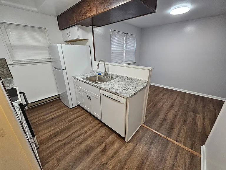 450 Garland Cir — Photo 8