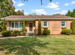 204 Oak Grove Rd, East Flat Rock, NC 28726