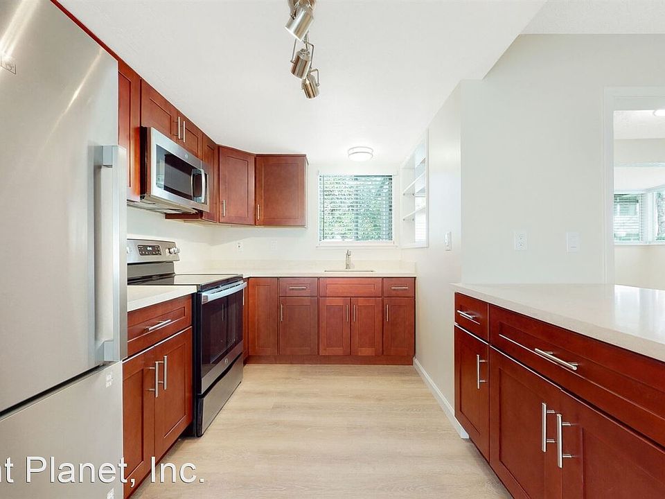 1st image of 14225 Lora Dr APT 1