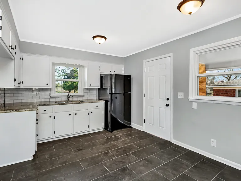 4609 Newton Ave SW — Photo 14