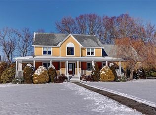 11 Jacobs Point Rd, Warren, RI 02885