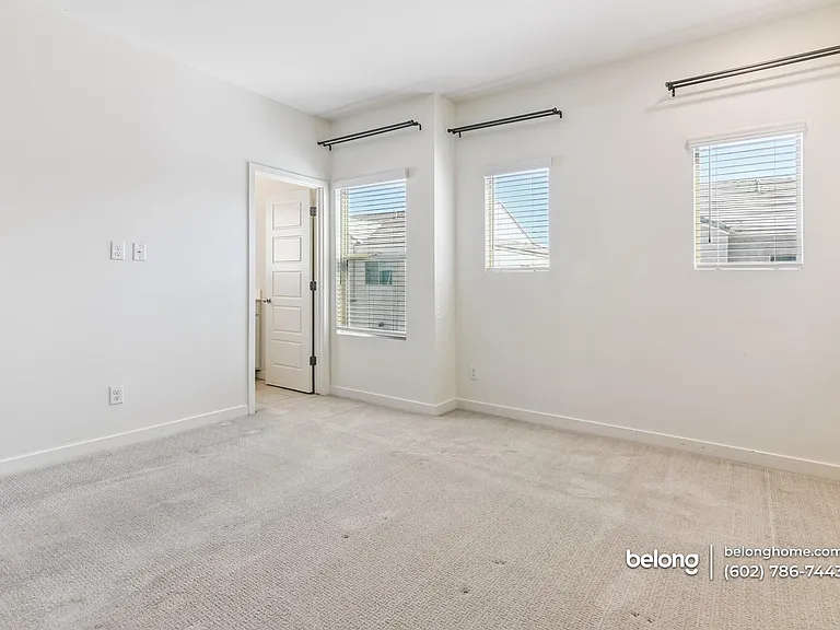 8192 N 22nd Dr — Photo 12