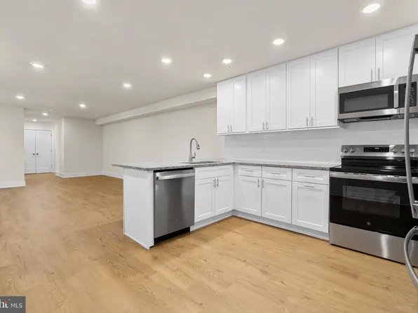 30 W Broad St, Souderton, PA