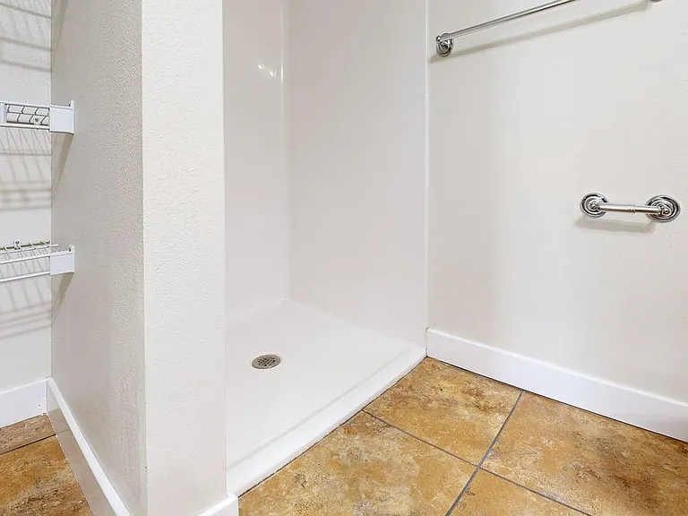 Auburn Ridge Apartments — Photo 54