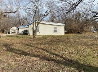 228 Scrivner Rd, Eldon, MO 65026