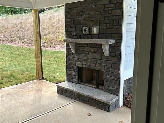 2nd image of 60 Barnwood Pointe