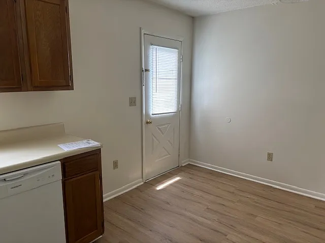 1395 W Spiller St #F — Photo 12