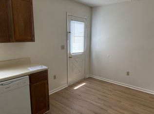 350 N 26th St #J, Wytheville, VA 24382