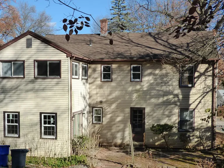 133 Mayflower St — Photo 9
