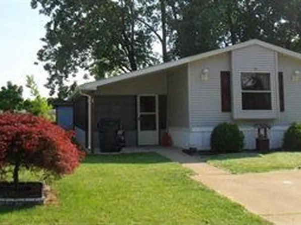 131 Redwood Dr, Bellevue, OH 44811