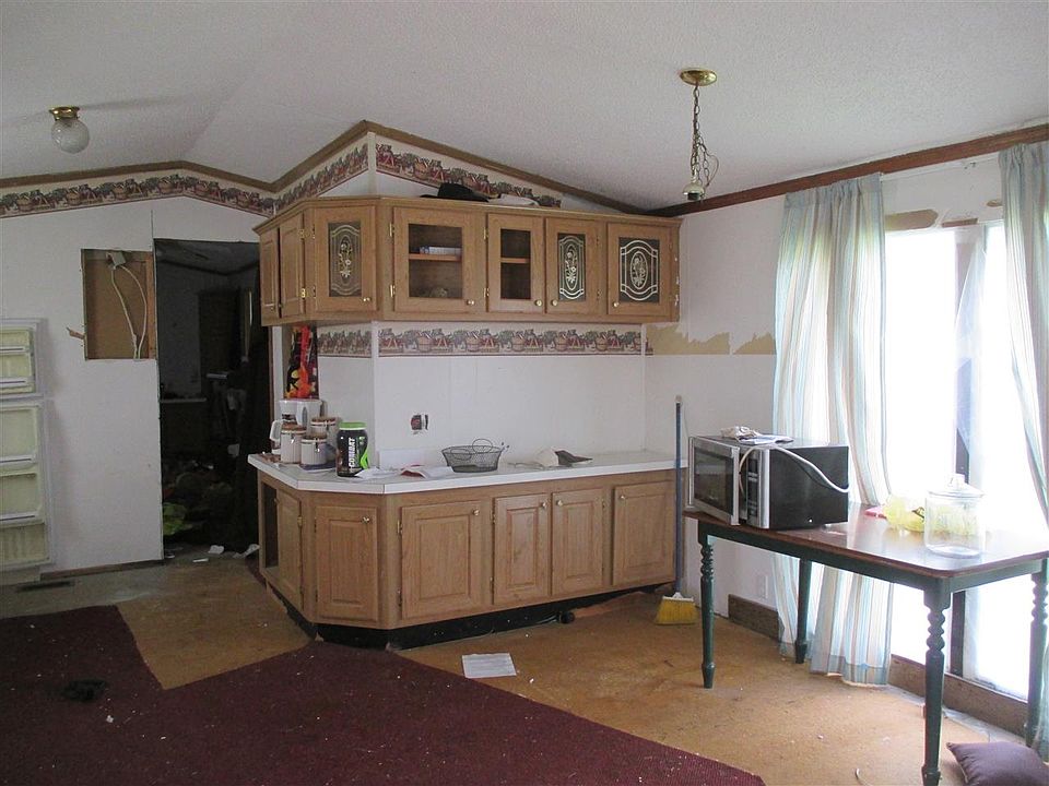2nd image of 99 N East St