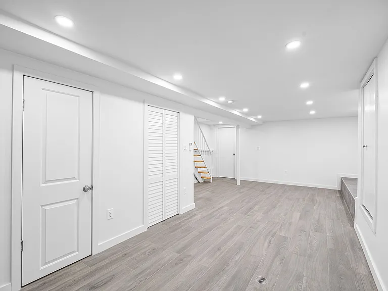 132 Carroll St #1 — Photo 29