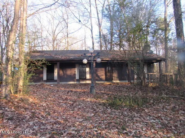 2566 Laverne Rd, Nesbit, MS 38651