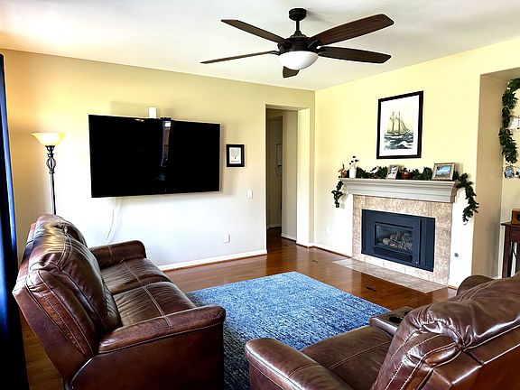 4th image of 449 Hawk Canyon Ct